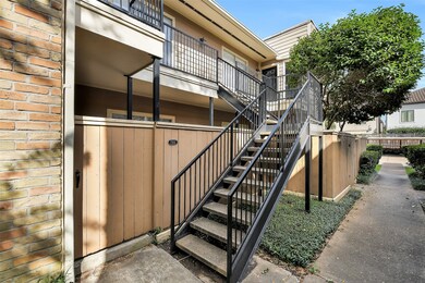 710 Bering Dr unit C, Houston, TX 77057 - photo 2