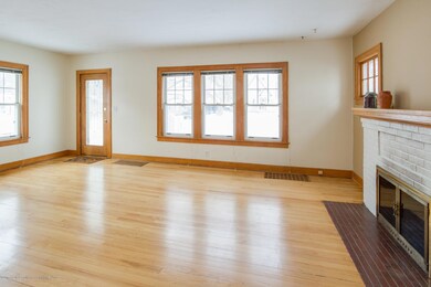 614 Brookland Blvd, Lansing, MI 48910 - photo 5