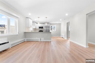 539 Undercliff Ave unit 4, Edgewater, NJ 07020 - photo 2