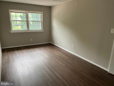 9691 Hagel Cir unit 38/E, Lorton, VA 22079 - photo 5