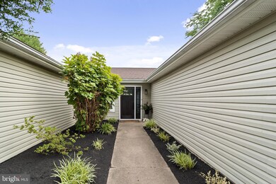 5 Westwood Ct, Newtown, PA 18940 - photo 2