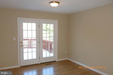 8537 Pine Meadows Dr, Odenton, MD 21113 - photo 6