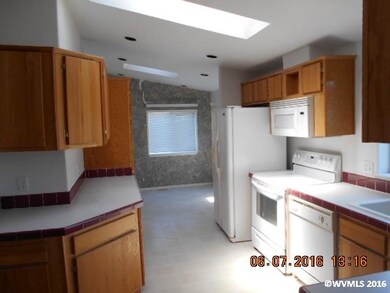 2150 E Ellendale Ave, Dallas, OR 97338 - photo 4