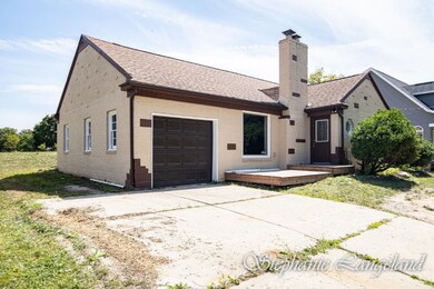 Fuller Exterior (2 of 5)