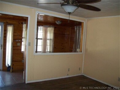 102 N Orphan St, Pryor, OK 74361 - photo 3
