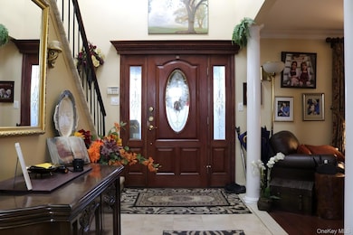 35 Hastings Dr, Ridge, NY 11961 - photo 2