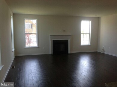 23300 Evergreen Ridge Dr, Ashburn, VA 20148 - photo 3