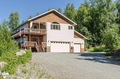 Exterior & driveway