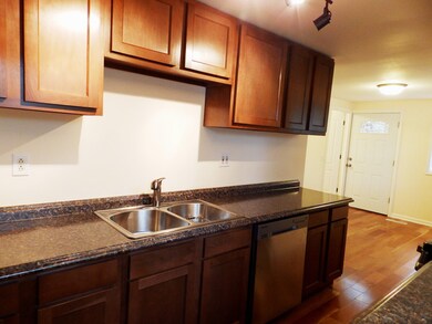 140 Toro Cir, Carpentersville, IL 60110 - photo 7