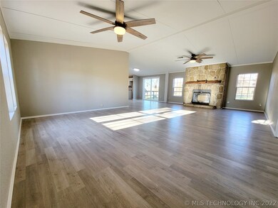 13615 Chandler Rd, Mounds, OK 74047 - photo 5