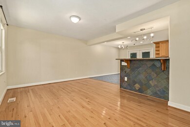 5932 Peregrine Dr, Burke, VA 22015 - photo 4