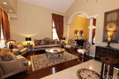 Spacious Luxury-Vaulted Ceilings