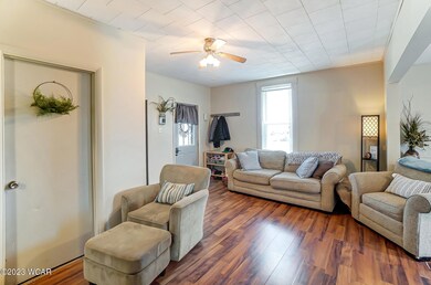 008_633 N Clay St