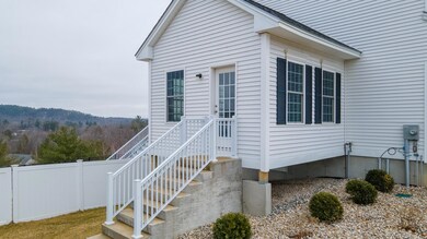 122 Brookview Dr, Hooksett, NH 03106 - photo 3