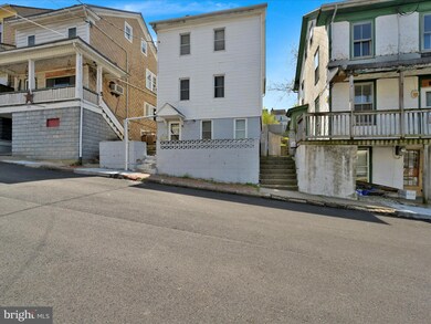 920 E Chestnut St, Shamokin, PA 17872 - photo 4