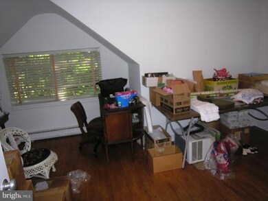 2706 Frazier Dr, Temple Hills, MD 20748 - photo 5