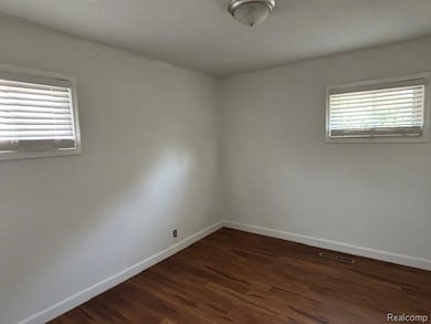 1605 E Greig Ave, Madison Heights, MI 48071 - photo 7