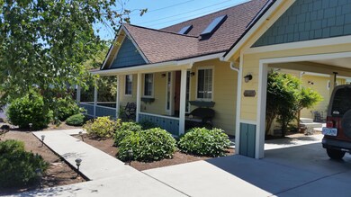 2312 Parkhill Place, Medford, OR 97504 - photo 3