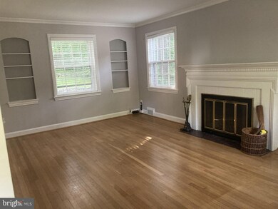 7413 Oak Ln, Chevy Chase, MD 20815 - photo 3