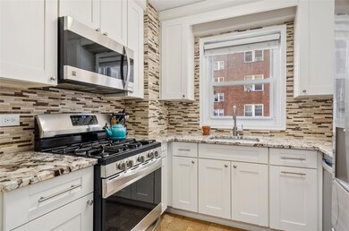 Park Briar unit 308, Forest Hills, NY 11375 - photo 3