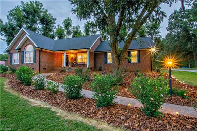 1161 Arrowstone Dr, Asheboro, NC 27205 - photo 3