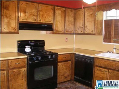 Great size kitchen with lots of cabinets
