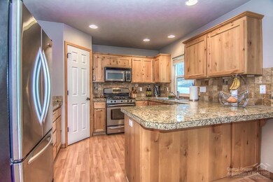 1585 SW 22nd Place, Redmond, OR 97756 - photo 7