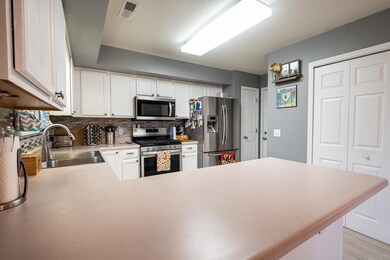 814 Prairie Ln, Ossian, IN 46777 - photo 4