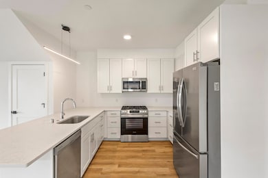 9378 S Alder Place unit 106, Oak Creek, WI 53154 - photo 3