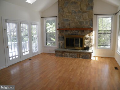 5809 Mossrock Dr, Rockville, MD 20852 - photo 5