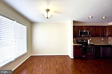 80 Daimler Dr unit 93, Capitol Heights, MD 20743 - photo 2