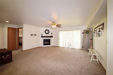 4533 1st Ave SW unit 7, Cedar Rapids, IA 52405 - photo 5