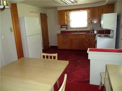Kitchen. Kitchen and dining r room combo is a grea