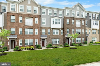 9735 Tealbriar Dr unit 253, Upper Marlboro, MD 20772 - photo 2