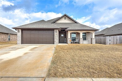 Stunning brick home with stucco detail. 
3 bed /