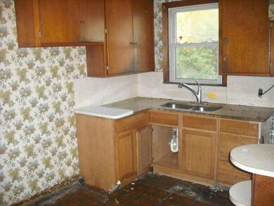 1783 LOCKBOURNE (12) KITCHEN 2