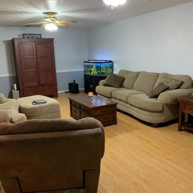 6476 Putnam Dr, Circleville, OH 43113 - photo 4