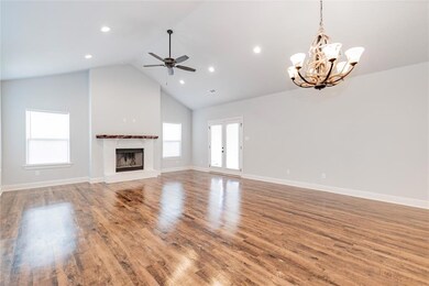 1408 Lexington St, Weatherford, TX 76086 - photo 4