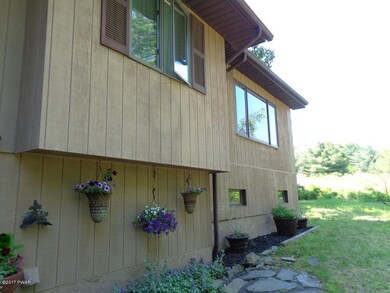 127 Mountain View Rd, Greeley, PA 18425 - photo 3