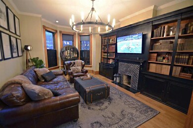 4_front living