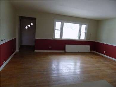 2910 Homestead Dr, Erie, PA 16506 - photo 2