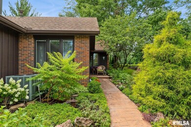 6401 Utica Ridge Rd unit 4, Davenport, IA 52807 - photo 7