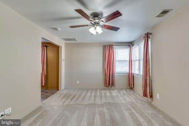 553 Munroe Cir, Glen Burnie, MD 21061 - photo 7