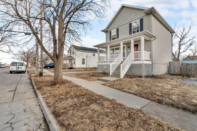 187 13th Ave SW, Cedar Rapids, IA 52404 - photo 2