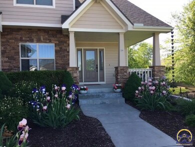 4013 SW Royal Ln, Topeka, KS 66610 - photo 2