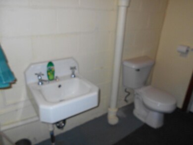 Half Bath<|><|>