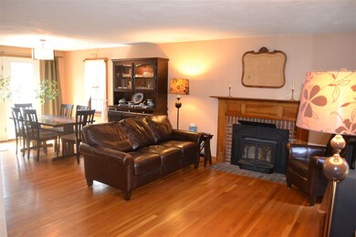 97 Schanda Dr, Newmarket, NH 03857 - photo 4