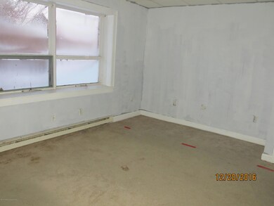 1621 Hawthorne St, Scranton, PA 18504 - photo 2