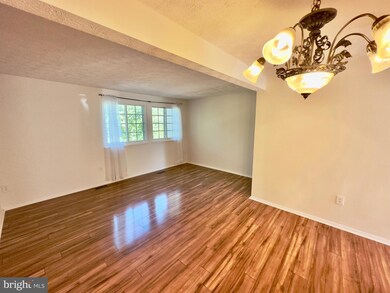 8276 Mary Lee Ln, Laurel, MD 20723 - photo 6