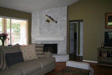 1210 Sunset Dr, Friendswood, TX 77546 - photo 3